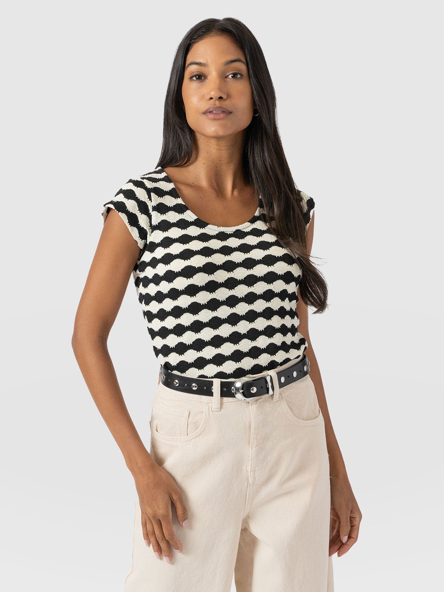 Edna Scoop Neck Tee - Black/Cream - Women's T-Shirts | Saint + Sofia® USA